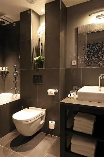 New Roblin Otel