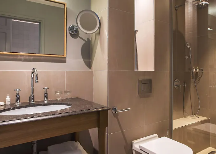 New Roblin Otel