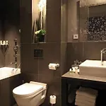 New Roblin Hotel