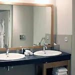 New Roblin Hotel