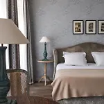 New Roblin 4* Paris