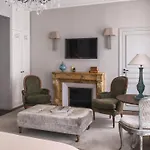 New Roblin 4* Paris
