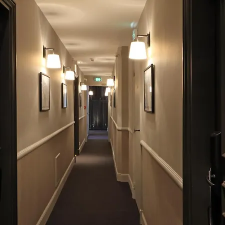 فندق New Roblin باريس