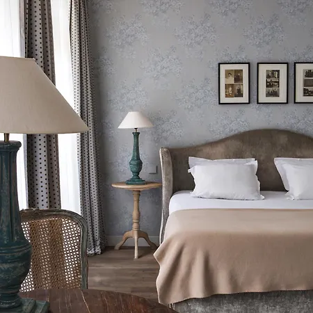 New Roblin 4* Paris