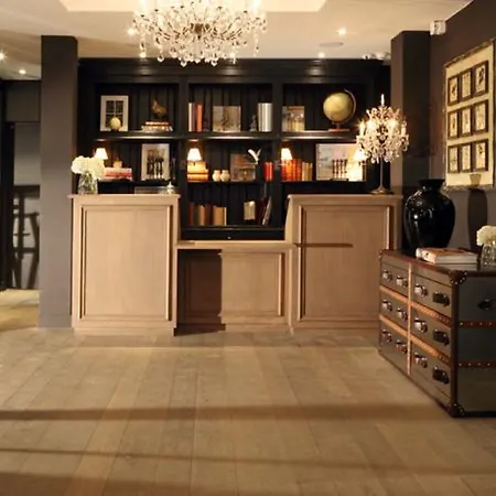 New Roblin Hotel