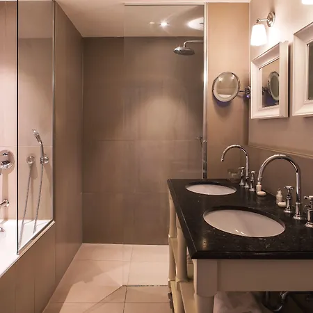 فندق New Roblin 4*