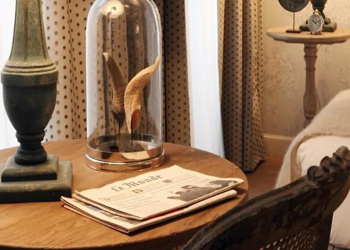 ホテル New Roblin パリ