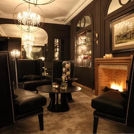 New Roblin 酒店 4*