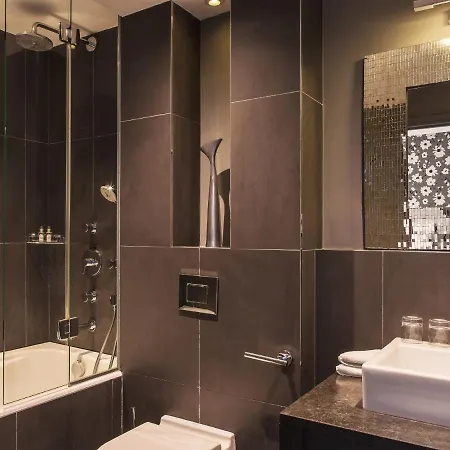 New Roblin Hotel 4*