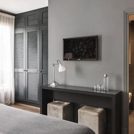 New Roblin Hotel