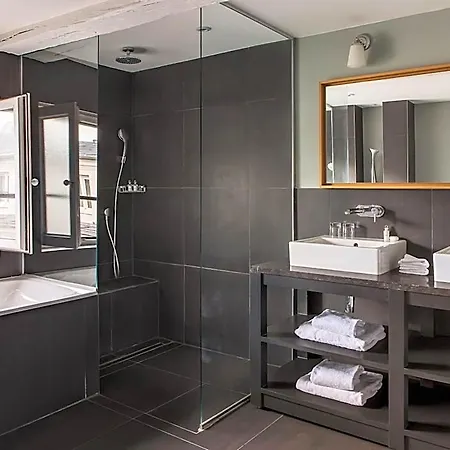 New Roblin Hotel 4*
